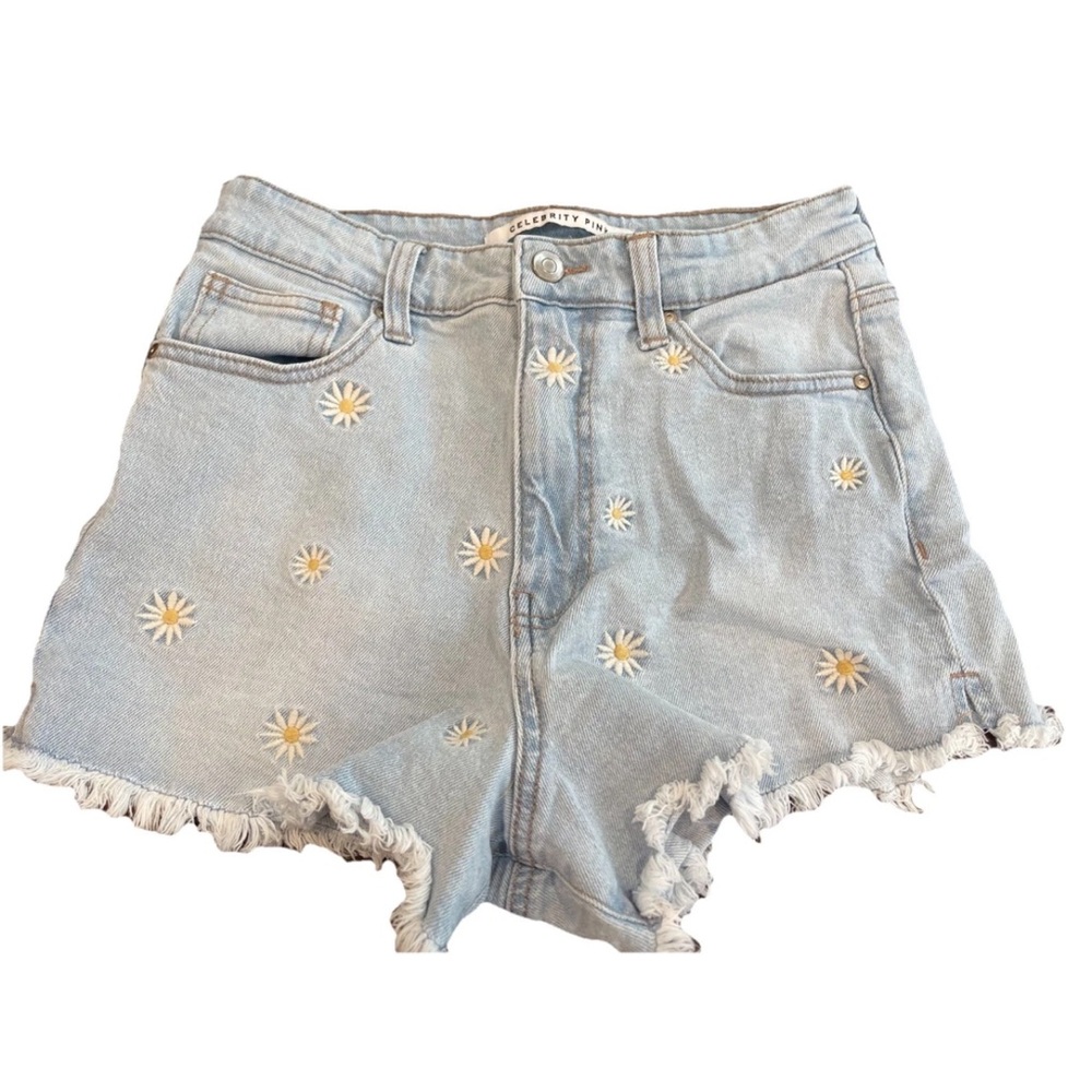 Celebrity‎ pink daisy embroidered light wash denim jean shorts cutoff size 7/28